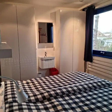 The Blue House Modern Retreat Holiday home